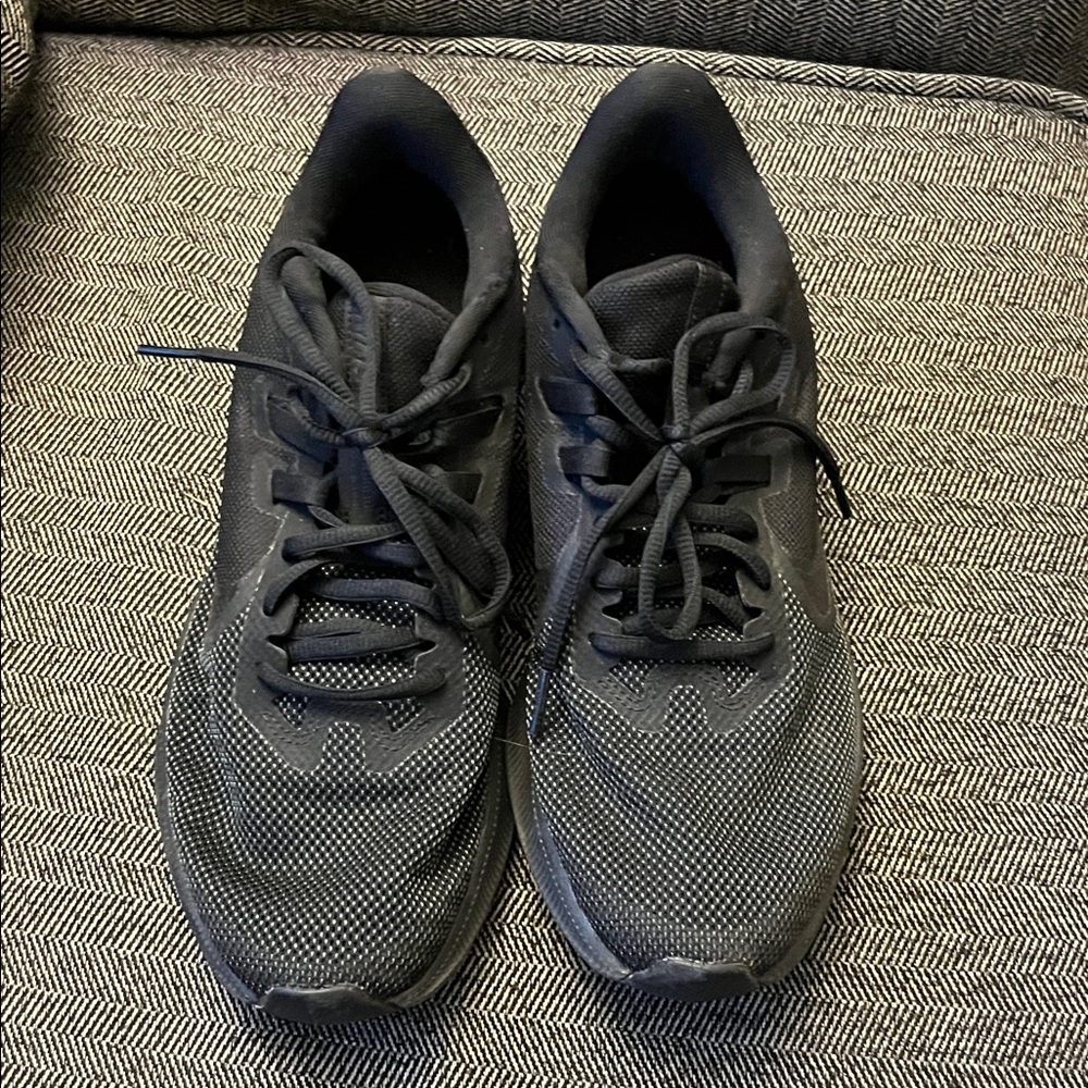 Nike Black Mesh Athletic Shoes